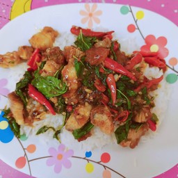 ขัาวราดกระเพาหมูกรอบ