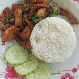 ข้าวกะเพราพริกแหังหมูชิ้น