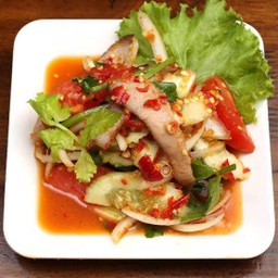 ยำคอหมูย่าง