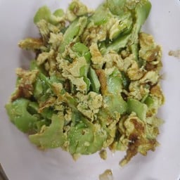 มะระผัดไข่