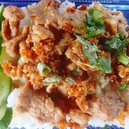ข้าวหมูกระเทียม