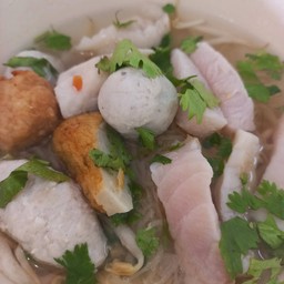 บะหมี่รวมมิตรน้ำใส