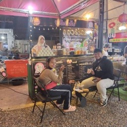 ปังปิ้งกันมั้ย/นมหมี ตลาดหลังฟรอริด้า ฮาลาล