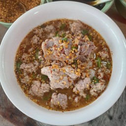 ก๋วยเตี๋ยวต้มยำกระดูกหมู