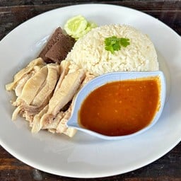 ร้านข้าวมันไก่หน้าปั๊มปตท