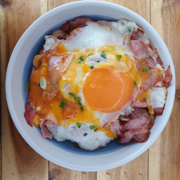 ข้าวไข่ดาวเบคอน