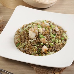 ข้าวผัดทะเลคะน้าซอสเห็ดทรัฟเฟิล