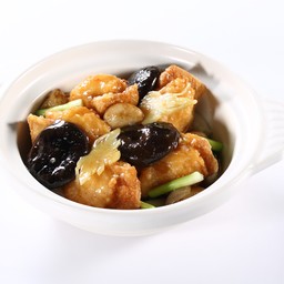 เต้าหู้สอดไส้กุ้งหม้อดินน้ำแดง