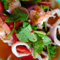 ยำรวมมิตรทะเล