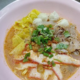 บะหมี่เกี๊ยวหมูแดงต้มยำพิเศษ