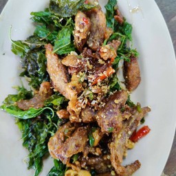 เป็ดผัดกะเพรากรอบ
