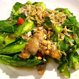 แขนงหมูกรอบ