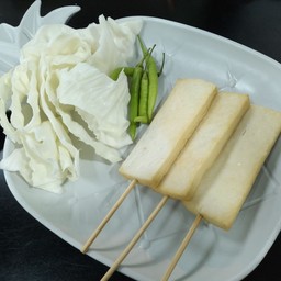 ลูกชิ้นทอด (อาฉี) -