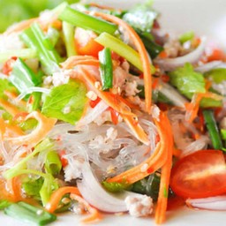 ยำวุ้นเส้นหมูสับ