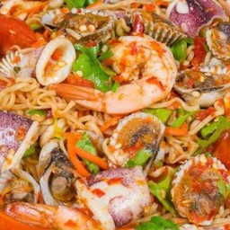 ยำมาม่าทะเล