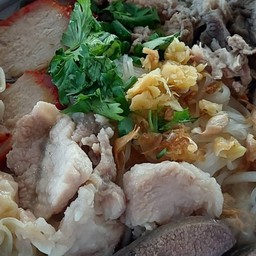 ร้านเดือนเพ็ญ ก๋วยเตี๋ยวสุดซอยลลิตตา 3