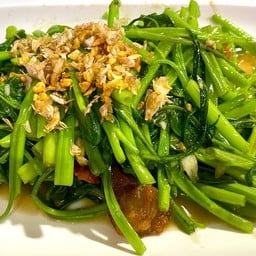 ผักบุ้งหมูกรอบ