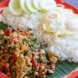 ตามสั่ง อาหาร กระเพรา ร้านแม่วาส