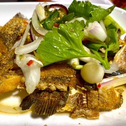 ยำปลาสลิด