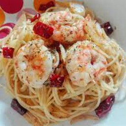 สปาเก็ตตี้พริกแห้ง กุ้งทอดกรอบ