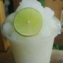 น้ำแข็งใส-น้ำกะทิ พร้อมชัย