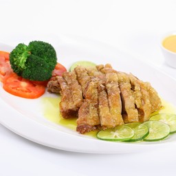 เนื้อเป็ดทอดซอสมะนาว