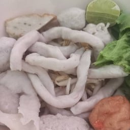 เส้นปลาปลาสดต้มยำ