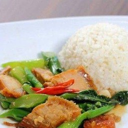 คะน้าหมูกรอบราดข้าว