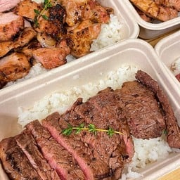 ข้าวหน้าเนื้อย่าง tenderloin (size M)