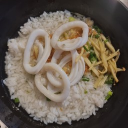 ข้าวต้มปลาหมึก