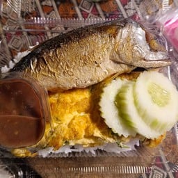 ข้าวไข่เจียวน้ำพริกกะปิ+ปลาทูทอด