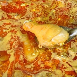 ข้าวซอยไก่  พิเศษไก่ 2 น่อง