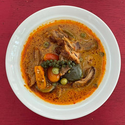 แกงเผ็ดเป็ดย่าง (กับข้าว)