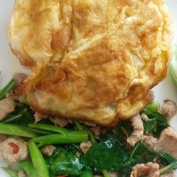 คะน้าหมู+ไข่เจียว