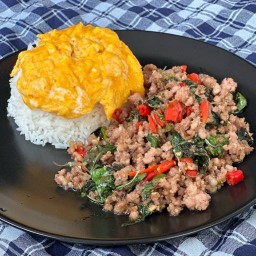 ข้าวกะเพรากะดึก