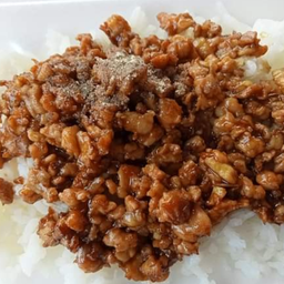 ข้าวหมูสับทอดกระเทียมพริกไทย