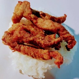 ข้าวเหนียวหมูทอด(ห่อกระดาษ)