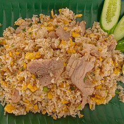 ข้าวผัดหมูกระเทียม