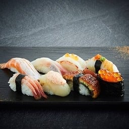 ซูชิรวมพรีเมียม 8 ชิ้น