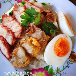 [อร่อยซ่ากับโค้ก] ข้าวหมูแดงหมูกรอบ +  โค้ก ออริจินัล (ขวด) 