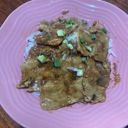 ข้าวหมูผัดซอส