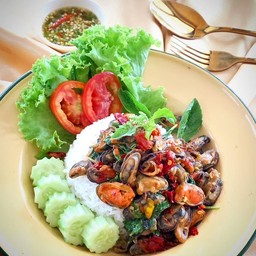 ข้าวหน้ากะเพราหอยแมลงภู่