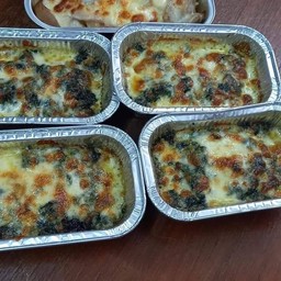 ผักโขมอบชีส