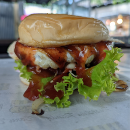 เบอร์เกอร์ไก่ห่อใข่