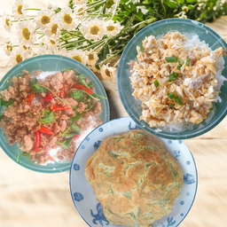 ข้าวกระเพราหมูสับ + ข้าวไข่เจียว (ไข่ 2 ใบ) + ข้าวไข่ขยี้ (ไข่ 2 ใบ)