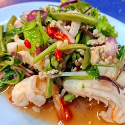 ยำผักกระเฉดหมูสับกุ้ง