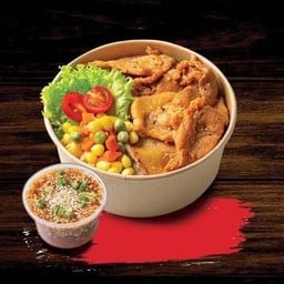 หมูกระทะ ย่างให้พร้อมน้ำจิ้มรสเด็ด