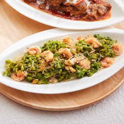 ผัดดอกขจรกุ้ง (กับข้าว)