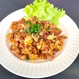 แหนมผัดไข่