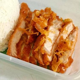 ข้าวเหนียวหมูทอดสันนอกน้ำจิ้มแจ่ว